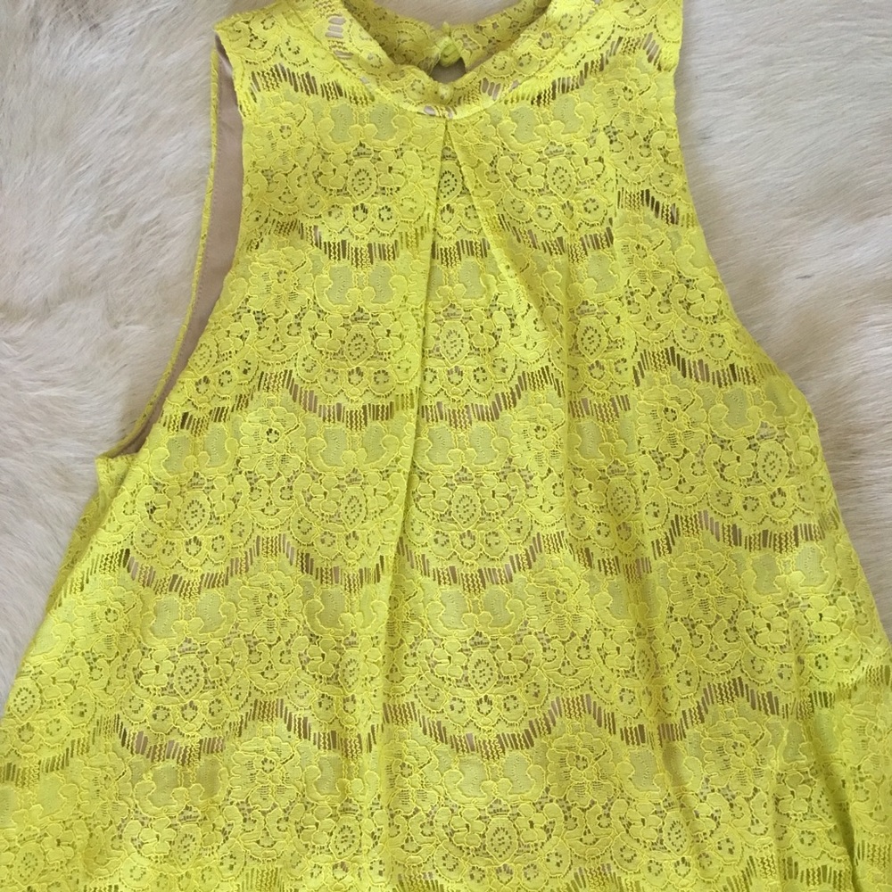 Citron high neck lace top